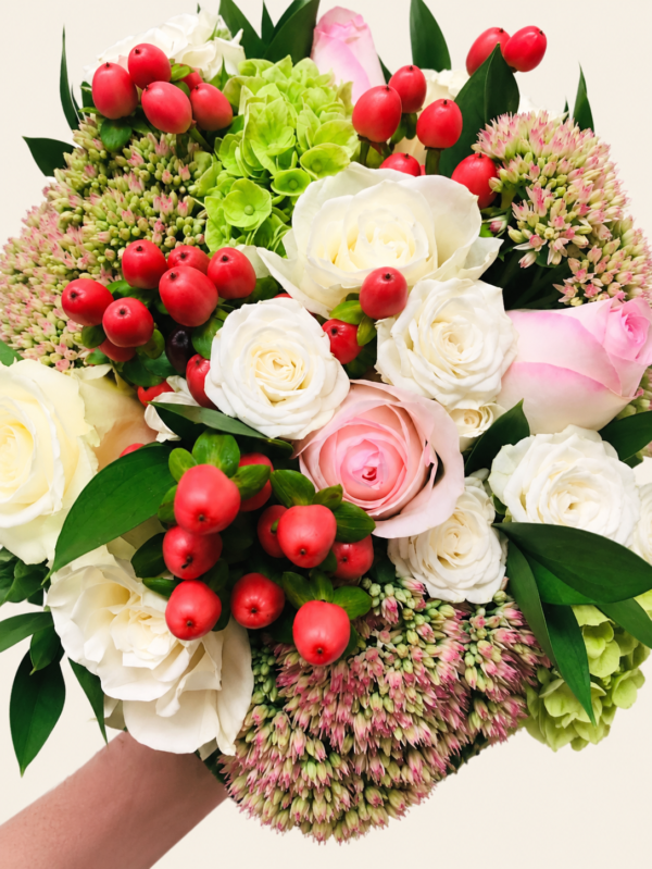 Bouquet de mariée la rose sur fond ivoire