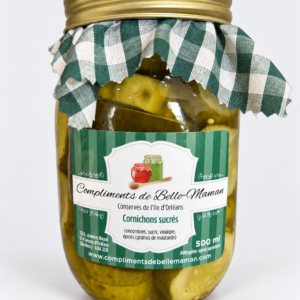 Pot de cornichons sucrés 500 ml sur fond pâle