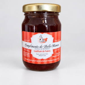 Pot de confiture de fraises Compliments de Belle-Maman 125 ml sur fond gris pâle