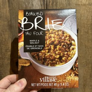 Brie au four garniture d’érable et noix de Grenoble