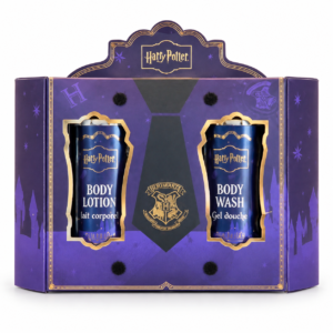 Coffret Harry Potter violet avec lait corporel et gel douche sur fond blanc