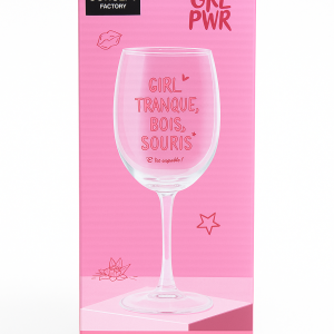 Girl, trinque, bois et souris, verre à vin