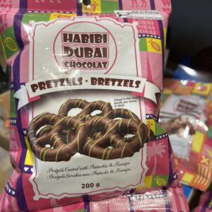 Habibi Dubai chocolat pretzels enrobés avec pistache & Kunafa