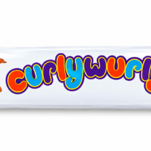 Barre Cadbury Curlywurly dans son emballage sur fond blanc
