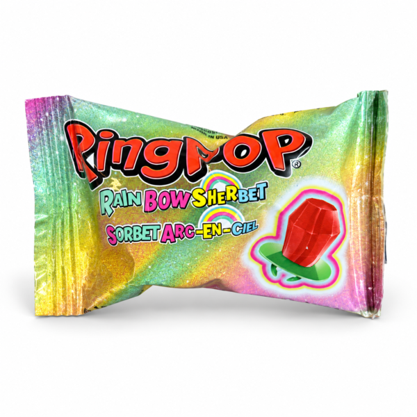 Ring Pop sorbet arc-en-ciel sur fond blanc
