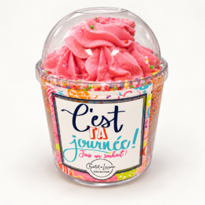 Chandelle rose C’est ta journée! Fais un souhait! de Chantal Lacroix sur fond pâle